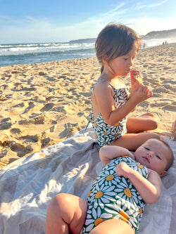 MINI POSY ONE PIECE - Daisy