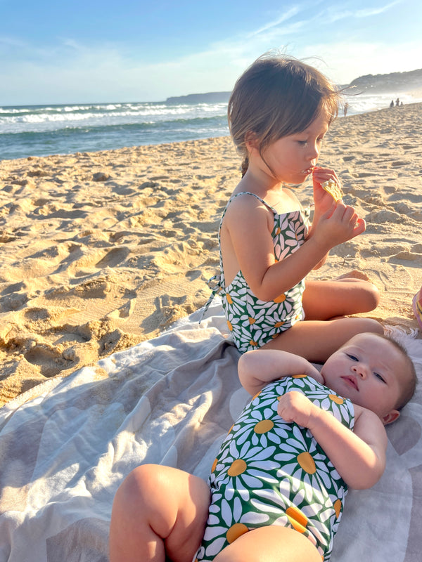 MINI POSY ONE PIECE - Daisy